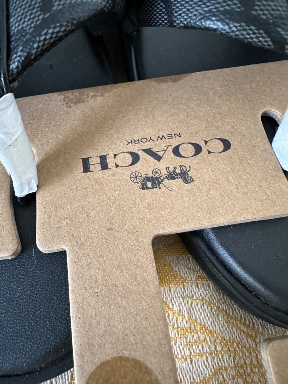 NWT. Coach signature canvas Flip Flops in mens size: 9 - Picture 7 of 10
